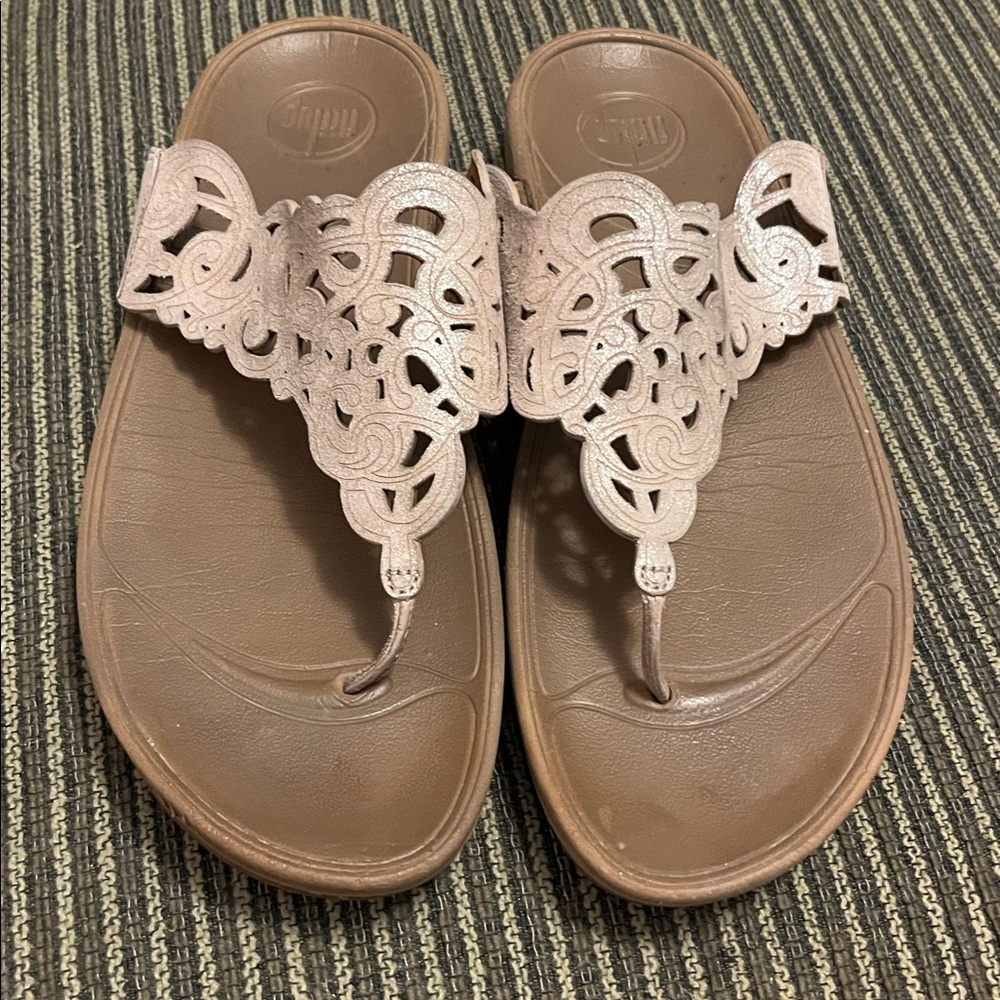 Fitflop Women's Pink Laser-Cut Thong Sandals